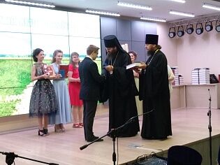 Настоятель Троицкого храма посетил Епархиальный выпускной