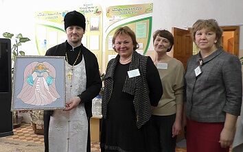 Священники Троицкого храма посетили образовательные и социальные учреждения города