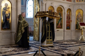 Богослужение Великой Пятницы с Выносом Плащаницы