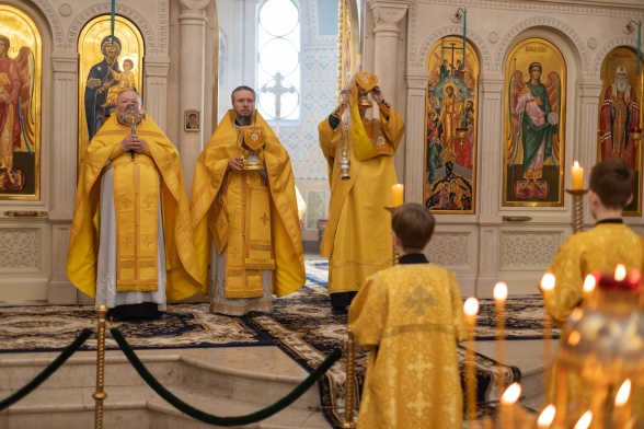 Божественная литургия в воскресенье, на неделе первой Великого поста, Торжества Православия, в день Первого и Второго обретения главы Пророка, Предтечи и Крестителя Господня Иоанна