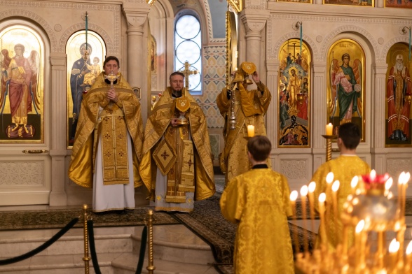 Божественная Литургия в воскресенье, на неделе двадцать пятой по Пятидесятнице