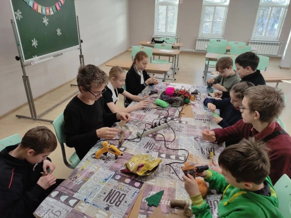 Занятия в Воскресной школе - Совместный труд