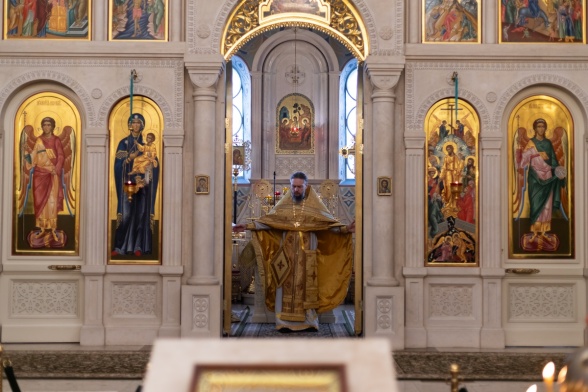 Божественная Литургия в воскресенье, на неделе двадцать седьмой по Пятидесятнице