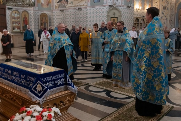 Предпразднество Успения Пресвятой Богородицы. Всенощное Бдение. Вынос площаницы, чин погребения