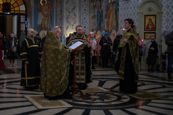 Утреня с чтением Великого канона преподобного Андрея Критского и жития преподобной Марии Египетской