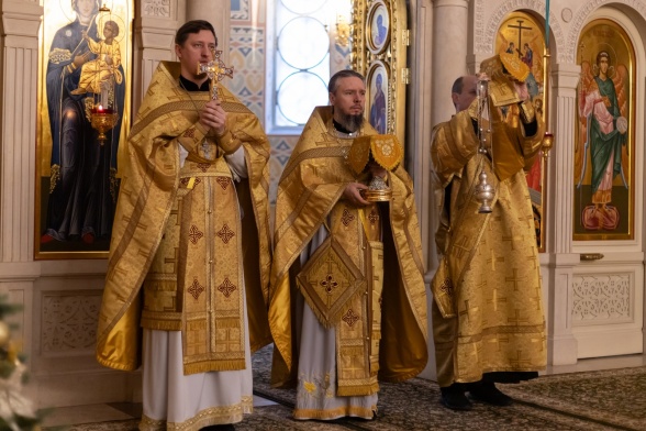 Божественная Литургия в воскресенье, на неделе тридцатой по Пятидесятнице