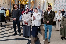 Божественная Литургия с чином раздробления артоса