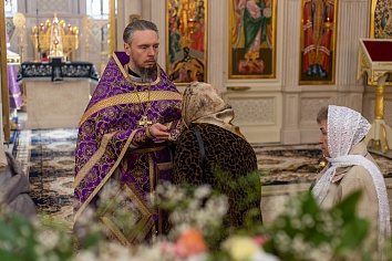 Божественная литургия святителя Василия Великого, 17 апреля, в Великий Четверг