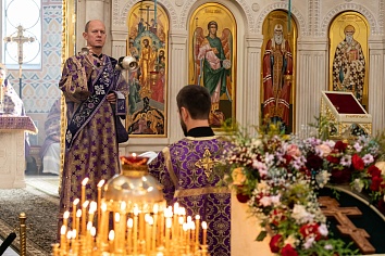 Божественная литургия в воскресенье, на неделе 14-й по Пятидесятнице, по Воздвижении