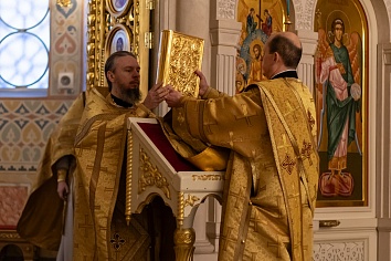 Божественная Литургия в воскресенье, на неделе тридцатой по Пятидесятнице