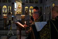 Утреня Великой Пятницы с чтением двенадцати Евангелий