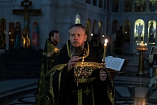 Утреня Великой Пятницы с чтением двенадцати Евангелий