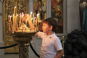 Божественная Литургия в воскресенье, на неделе восьмой по Пятидесятнице