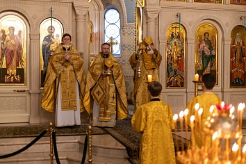 Божественная Литургия в воскресенье, на неделе двадцать пятой по Пятидесятнице