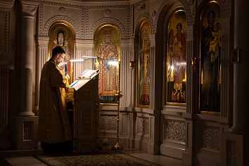 Божественная Литургия в воскресенье, на неделе двадцать пятой по Пятидесятнице