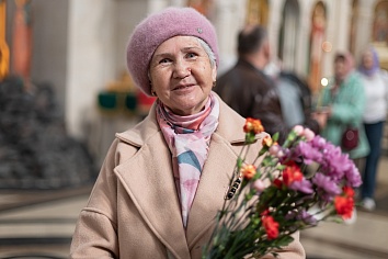 Воскресное Богослужение 4 мая, на неделе третьей по Пасхе, святых Жен - мироносиц
