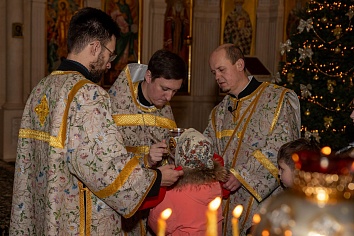 Божественная литургия в воскресенье, на неделе 28-й по Пятидесятнице