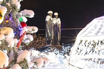 Памятник святым благоверным князю Петру и княгине Февронии