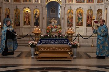 Предпразднество Успения Пресвятой Богородицы. Всенощное Бдение. Вынос площаницы, чин погребения