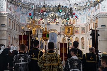 Утреня Великой Субботы с Чином Погребения Плащаницы