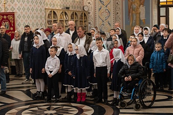 Божественная литургия в воскресенье, на неделе 17-й по Пятидесятнице