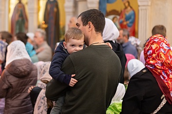 Божественная Литургия в воскресенье, на неделе пятой по Пасхе, о самаряныне