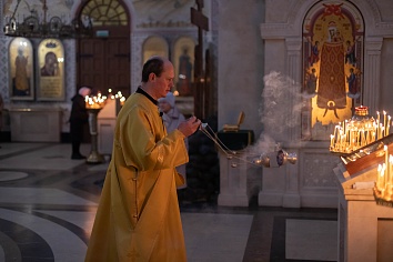 Божественная литургия 2 марта, в воскресенье, на неделе сыропустной, в воспоминание Адамова изгнания