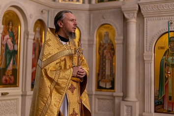 Божественная Литургия в воскресенье, на неделе двадцатой по Пятидесятнице