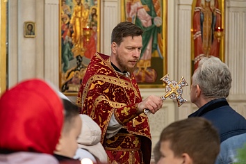 Празднование иконы Божией Матери «Живоносный Источник»