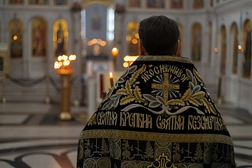 Служба двенадцати Евангелий 17 апреля, в вечер Великого Четверга