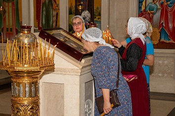 Воскресное богослужение на неделе 5-й по Пятидесятнице, памяти святых отцов шести Вселенских соборов