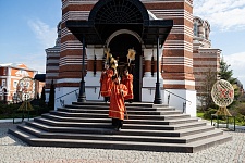 Божественная Литургия с чином раздробления артоса