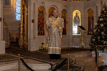 Божественная литургия в воскресенье, на неделе 28-й по Пятидесятнице