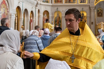Божественная Литургия в воскресенье, на неделе четырнадцатой по Пятидесятнице