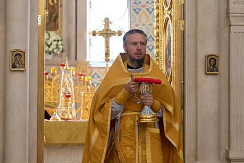 Воскресное богослужение на неделе 6-й по Пятидесятнице, мироносицы равноап. Марии Магдалины