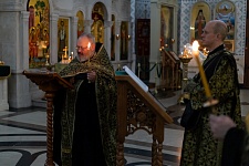 Богослужение Великой Пятницы с Выносом Плащаницы