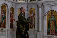 Богослужение Великой Пятницы с Выносом Плащаницы