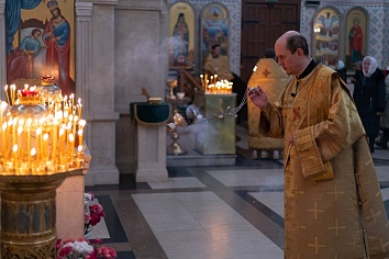 Божественная Литургия в воскресенье, на Неделе сыропустной, в воспоминание Адамова изгнания