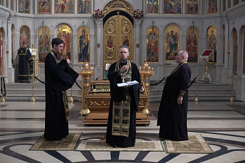 Богослужение Великой Пятницы с воспоминанием Святых спасительных Страстей Господа нашего Иисуса Христа