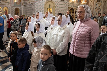 Божественная Литургия в воскресенье, на неделе четырнадцатой по Пятидесятнице