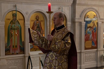 Божественная литургия с чином раздробления артоса