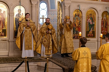 Божественная Литургия в воскресенье, на неделе двадцать четвертой по Пятидесятнице