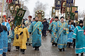 Традиционный общегородской крестный ход с образом Казанской иконы Божией Матери