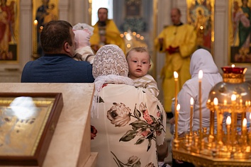 Божественная Литургия в воскресенье, на неделе четвёртой по Пятидесятнице