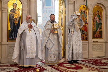 Божественная Литургия в воскресенье, на неделе седьмой по Пасхе, святых отцов I Вселенского Собора