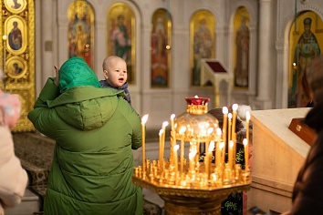 Божественная литургия в воскресенье, на неделе 24-й по Пятидесятнице
