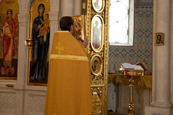 Воскресное богослужение на неделе 7-й по Пятидесятнице, мч. Каллиника