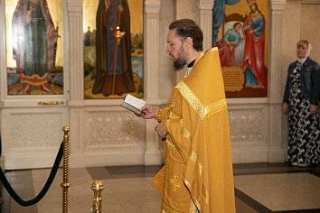 Воскресное богослужение на неделе 7-й по Пятидесятнице, мч. Каллиника