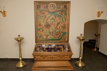 Усыпальница в подклети Троицкого храма