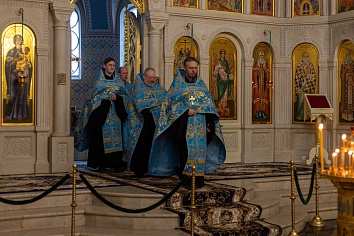 Пение благодарственной похвалы Пресвятой Богородице 4 апреля, в пятницу, на пятой седмице Великого поста